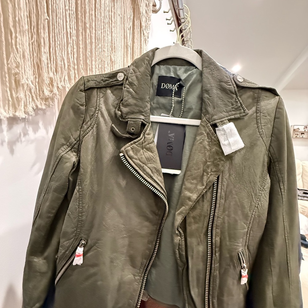 Doma Women's Khaki Leather Jacket